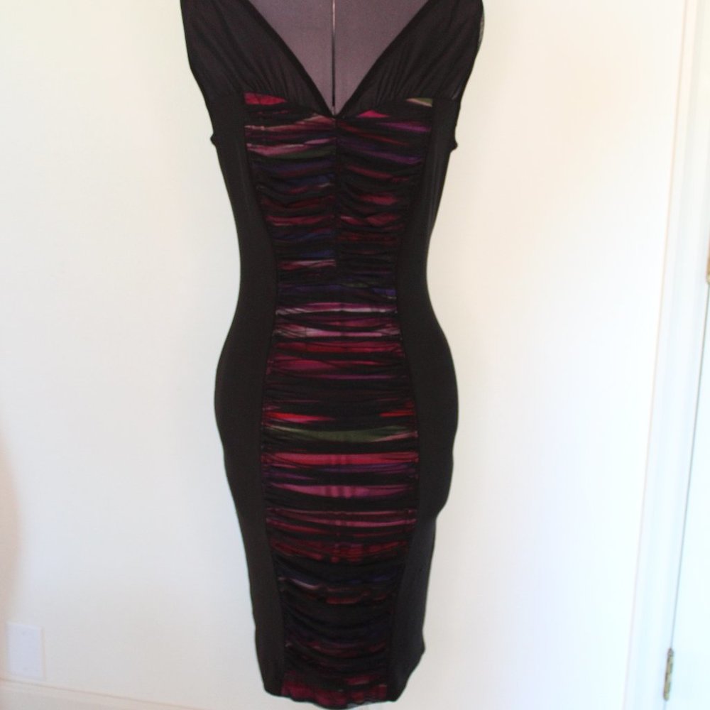 Cache size 4 dress black and colored
